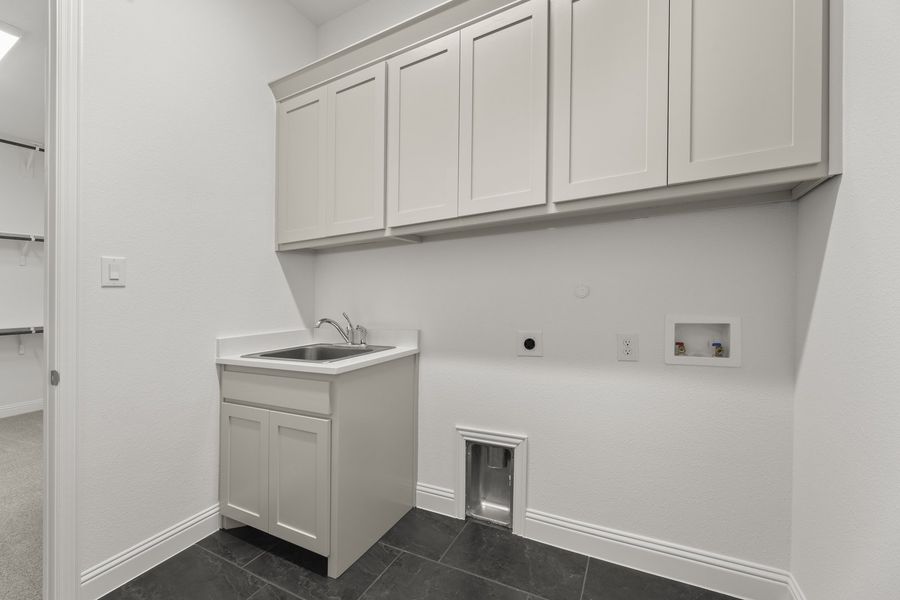 Furnished interior view inside a new home in Nelson Lake Estates, Rockwall (Image 7).