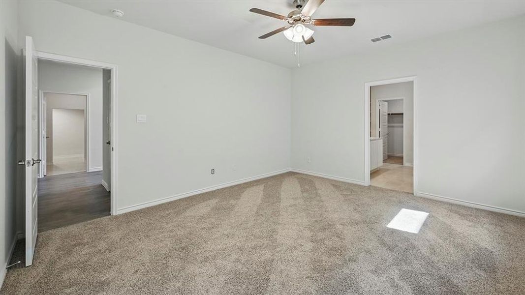 Spacious, unfurnished interior of a new home in Lilybrooke at Legacy Hills, Celina (Image 17). Spacious, unfurnished interior of a new home in Lilybrooke at Legacy Hills, Celina (Image 17).