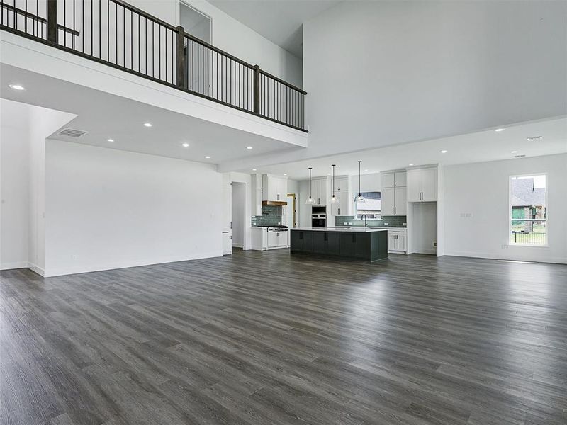Spacious, unfurnished interior of a new home in , Gunter (Image 20).