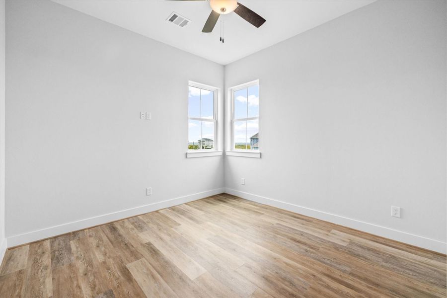 Spacious, unfurnished interior of a new home in , Galveston (Image 28).