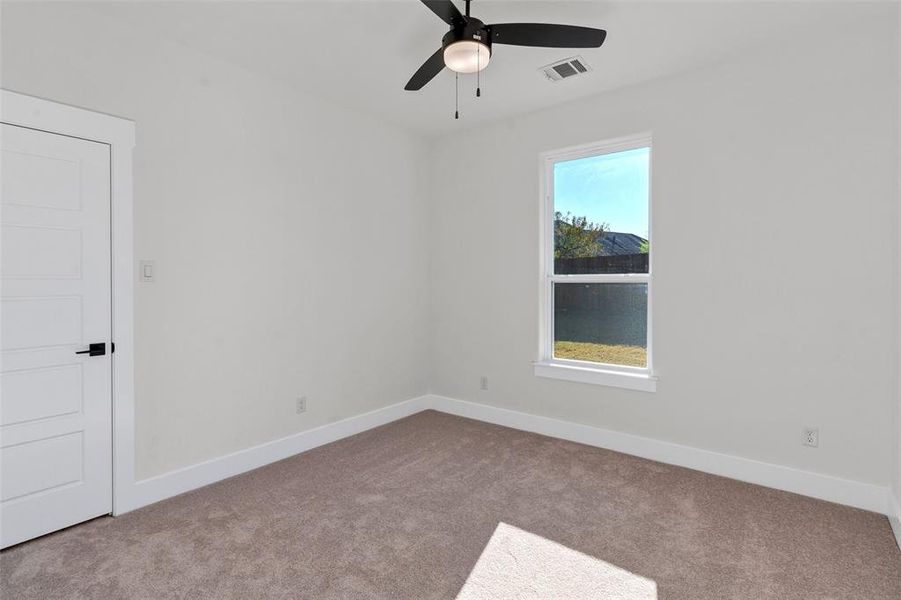 Spacious, unfurnished interior of a new home in , Granbury (Image 17).