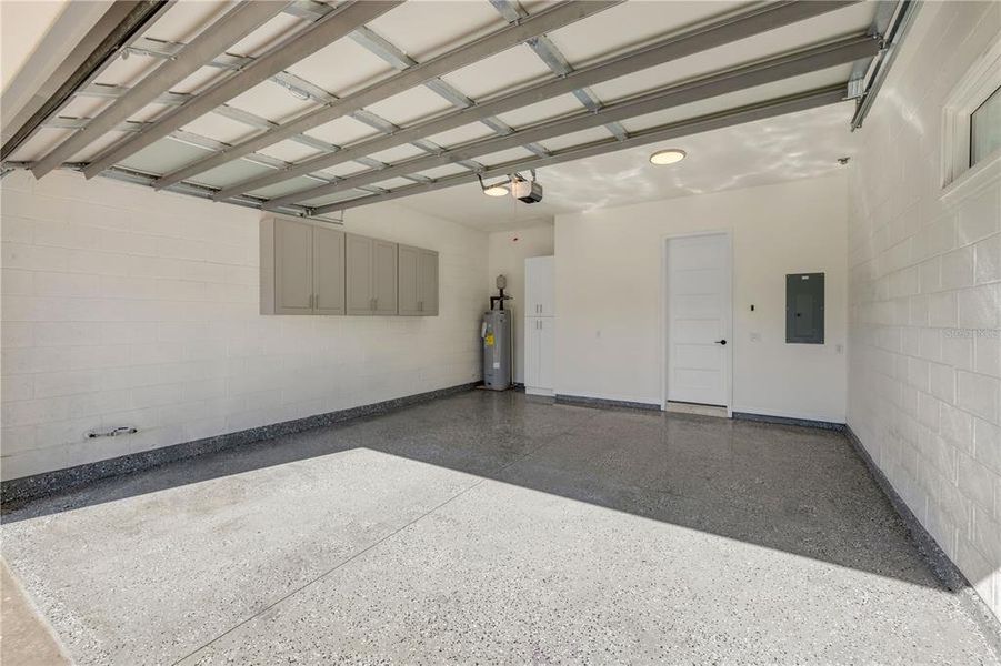 Spacious, unfurnished interior of a new home in , Palm Coast (Image 46).