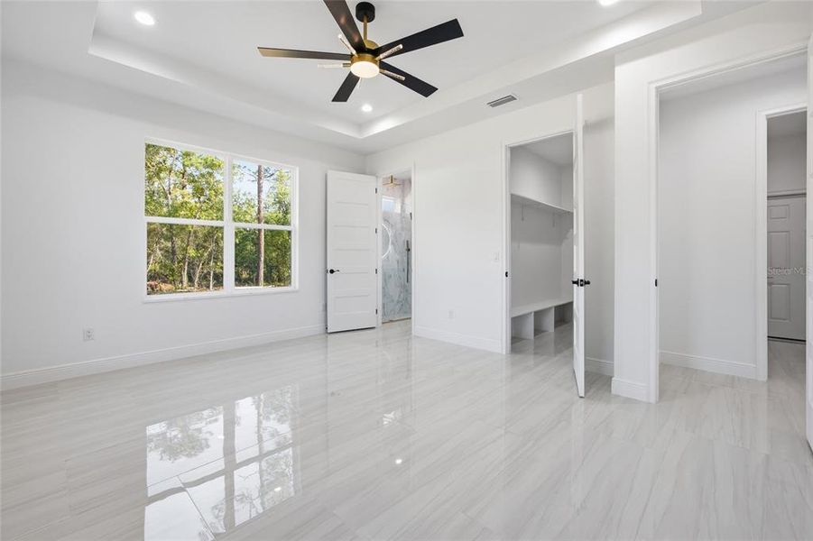 Spacious, unfurnished interior of a new home in , Ocala (Image 42).