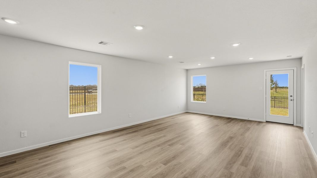 Spacious, unfurnished interior of a new home in Sunterra, Katy (Image 19).