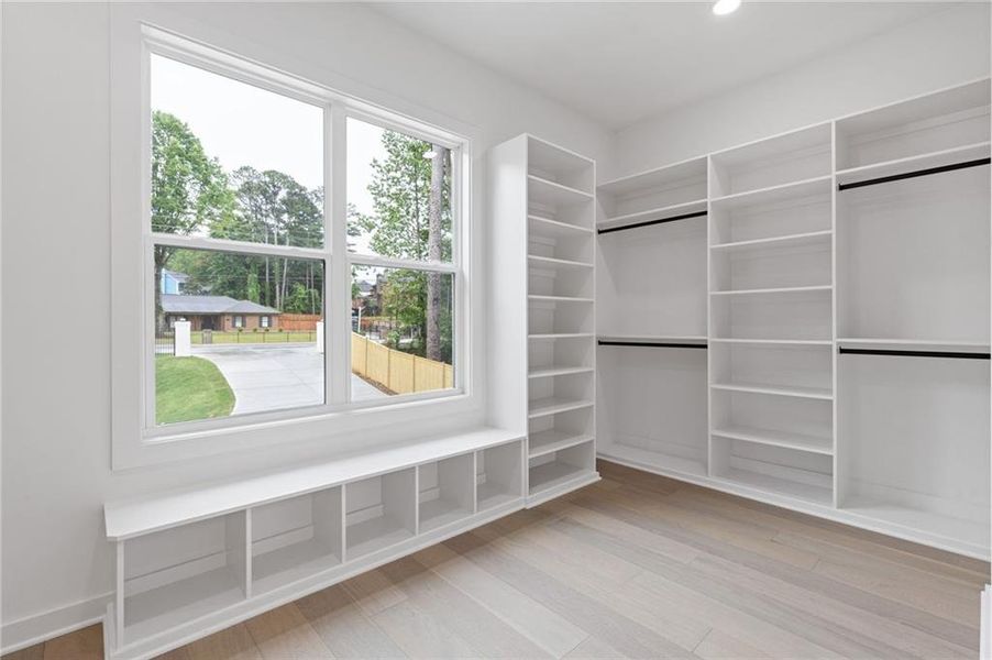 Image 93 of a home in .