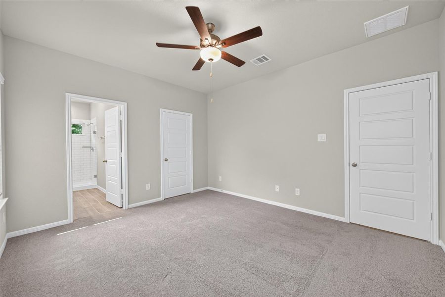 Spacious, unfurnished interior of a new home in Woodland Lakes, Huffman (Image 18).