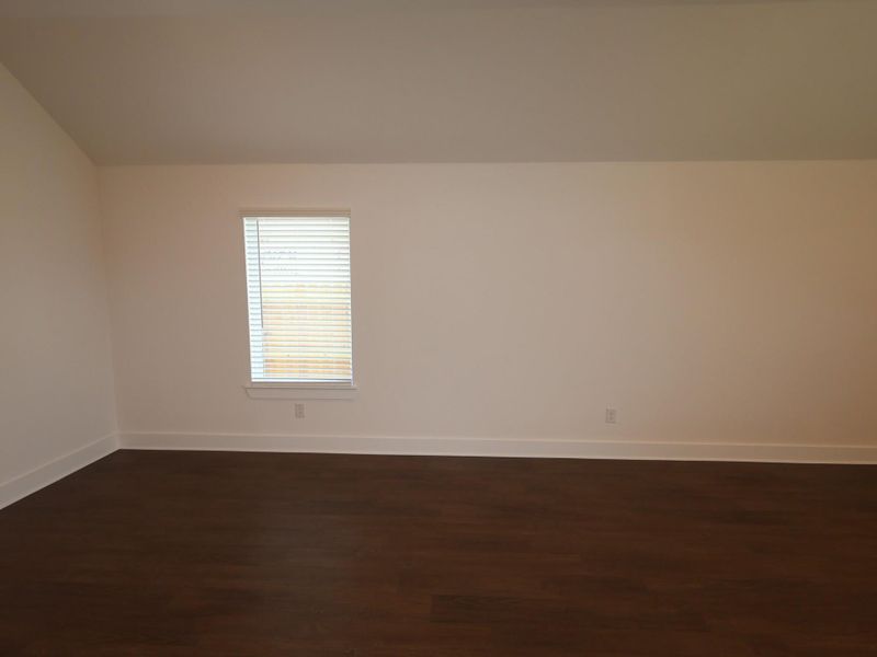Spacious, unfurnished interior of a new home in Lago Mar, Santa Fe (Image 23).