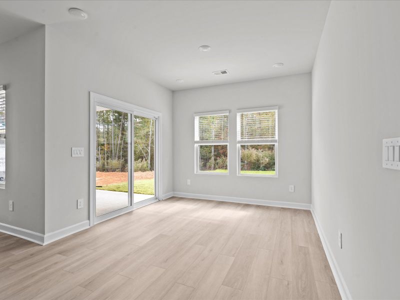 Spacious, unfurnished interior of a new home in Shiloh Valley, Piedmont (Image 14).