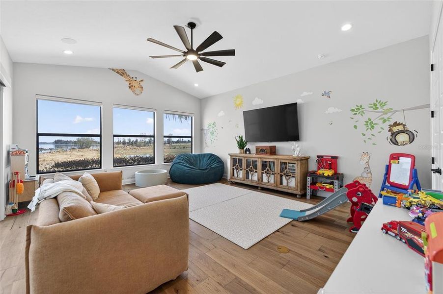 Furnished interior view inside a new home in , Bartow (Image 65).