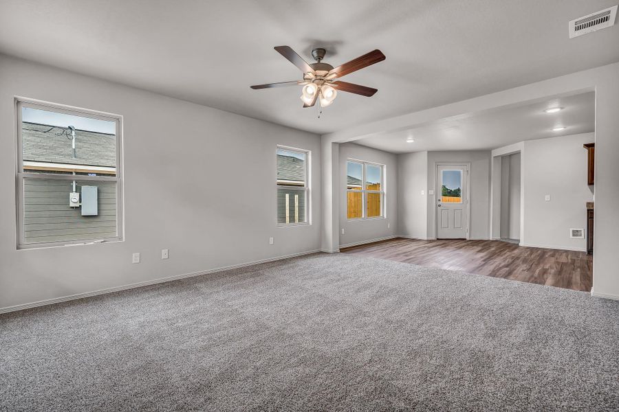 **Photos are sample photos of similar plan. Colors and features might vary**
