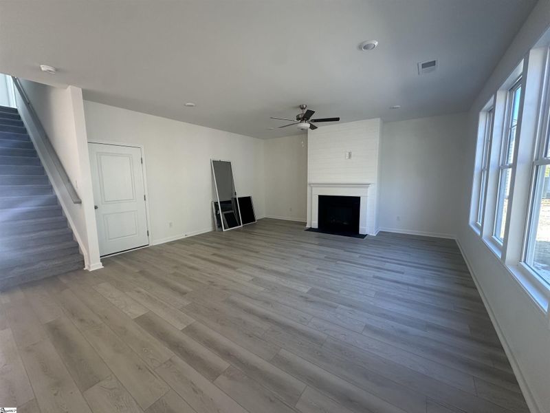 Spacious, unfurnished interior of a new home in Shiloh Trail, Wellford (Image 24).