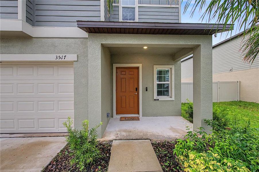 Exterior details and patio area of a home in Park East, Plant City (Image 3).