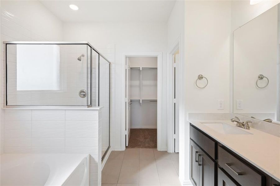 Furnished interior view inside a new home in Edgewater, Fate (Image 11).