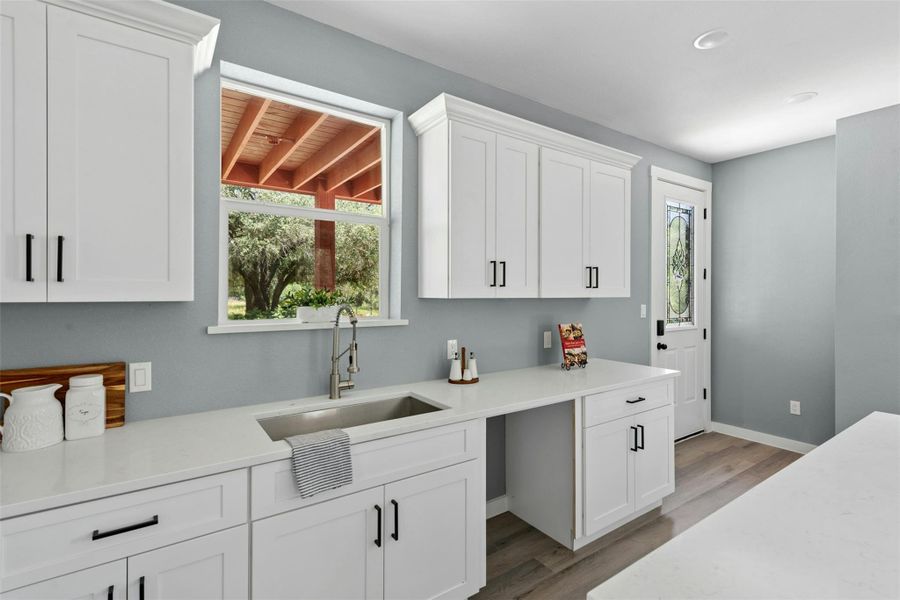 Furnished interior view inside a new home in , Luling (Image 11).