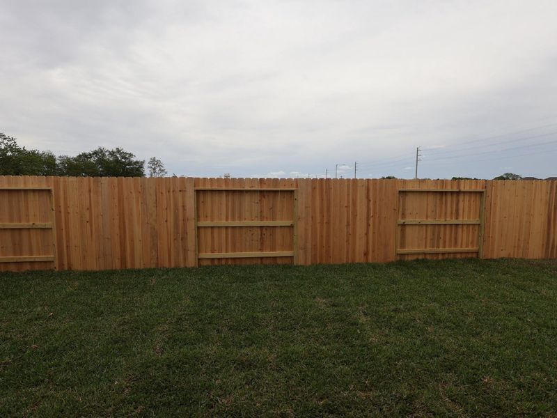 Exterior details and patio area of a home in Ambrose, La Marque (Image 3).