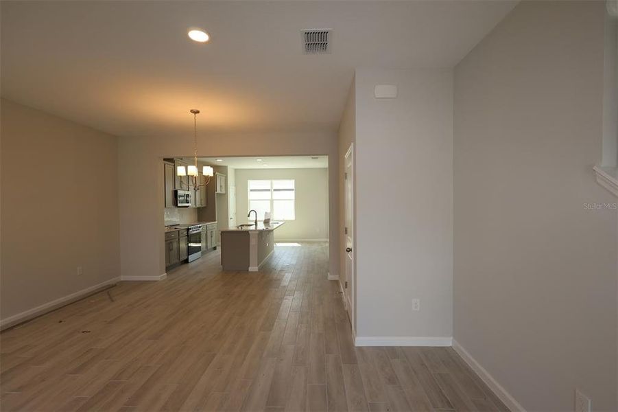 Spacious, unfurnished interior of a new home in Center Lake on the Park, St. Cloud (Image 11).