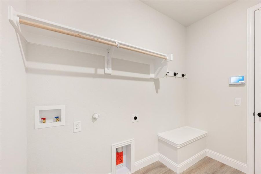 Spacious, unfurnished interior of a new home in The Oaks, Red Oak (Image 18).