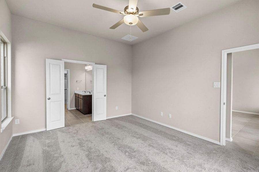 Spacious, unfurnished interior of a new home in Bridgeland, Cypress (Image 26).