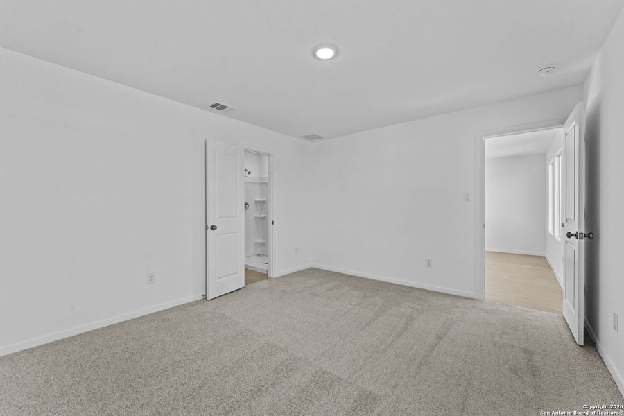 Spacious, unfurnished interior of a new home in , New Braunfels (Image 13).