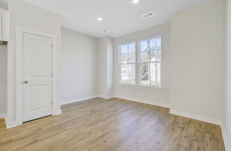 Spacious, unfurnished interior of a new home in , Johns Island (Image 36).