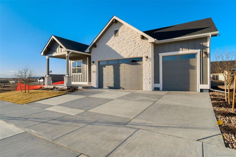 Oversized 3-Car Garage