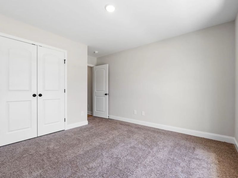 Spacious, unfurnished interior of a new home in Waverly Estates, Nevada (Image 25).