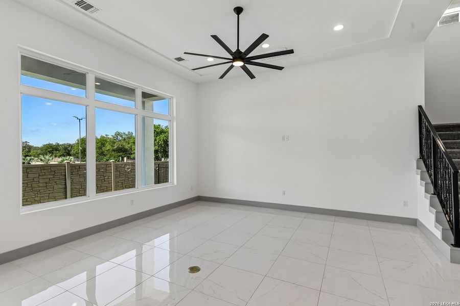 Spacious, unfurnished interior of a new home in , San Antonio (Image 27).