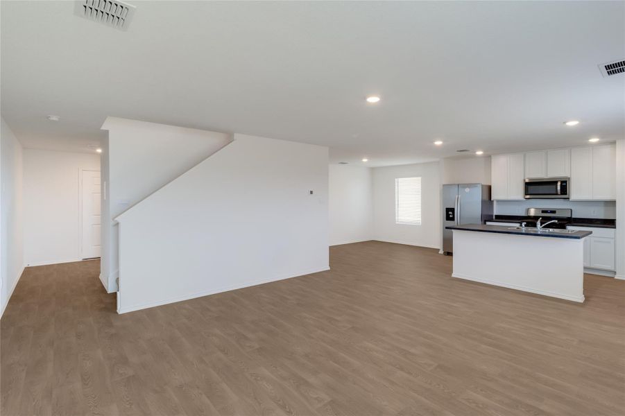 Spacious, unfurnished interior of a new home in Prairie Lakes, Buda (Image 12). Spacious, unfurnished interior of a new home in Prairie Lakes, Buda (Image 12).
