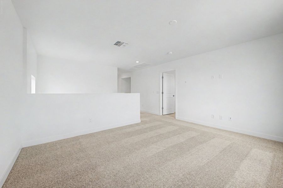 Spacious, unfurnished interior of a new home in Bentridge, Buckeye (Image 11).