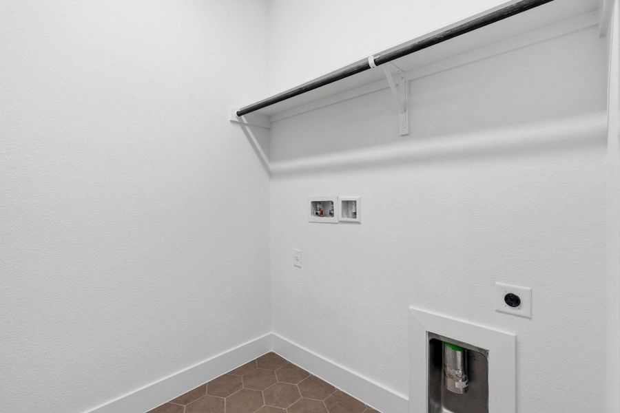 Spacious, unfurnished interior of a new home in Hudson at Belterra Village, Austin (Image 21).