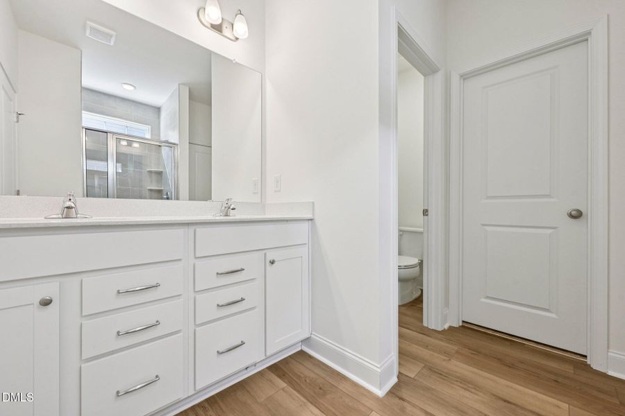 28-web-or-mls-Favored Ave-S2002-028 28-web-or-mls-Favored Ave-S2002-028