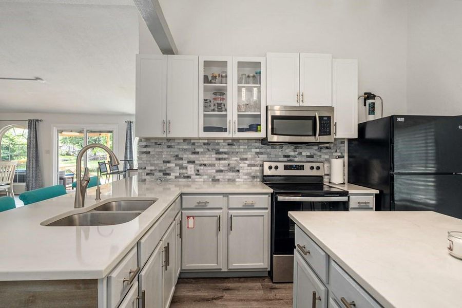 Furnished interior view inside a new home in , Gun Barrel City (Image 8).
