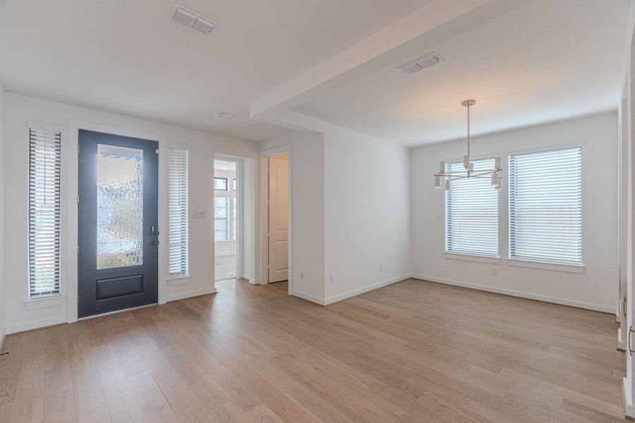 Spacious, unfurnished interior of a new home in , Porter (Image 30).