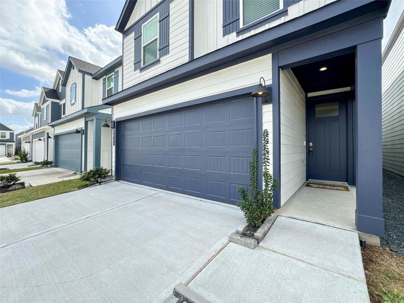 Exterior details and patio area of a home in , Houston (Image 26).