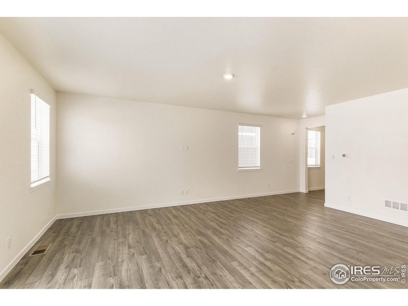 Spacious, unfurnished interior of a new home in Tailholt, Severance (Image 10).