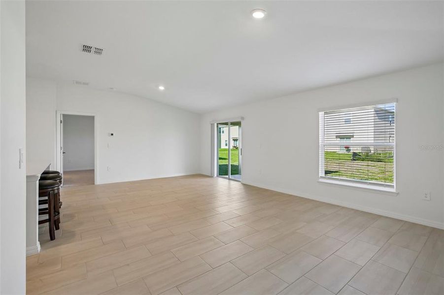 Spacious, unfurnished interior of a new home in Balm Grove, Wimauma (Image 19).