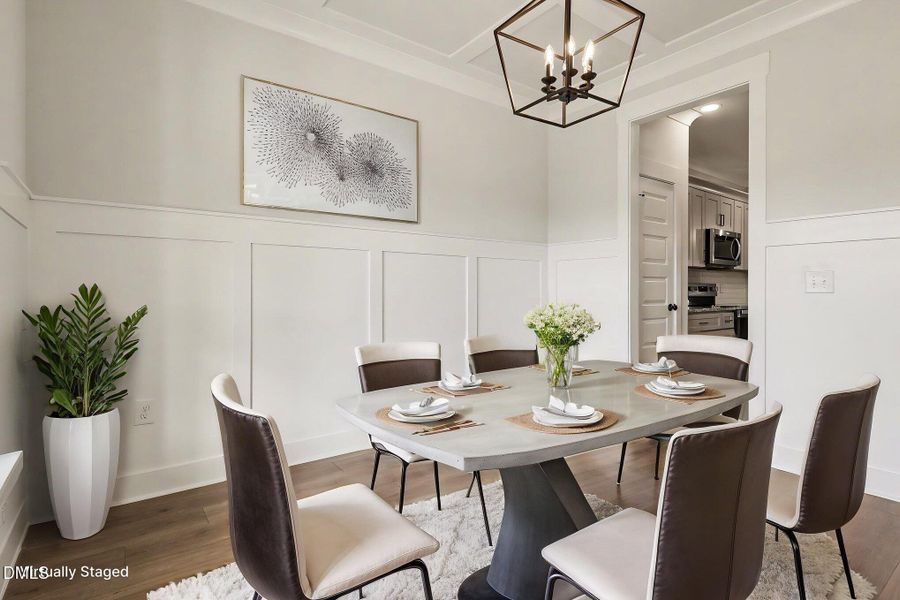 Virtually staged dining room