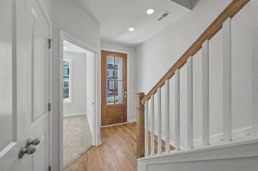 Spacious, unfurnished interior of a new home in , Summerville (Image 21).