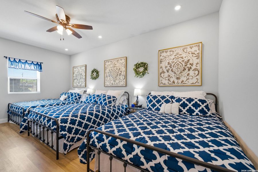 Furnished interior view inside a new home in , Runge (Image 11).