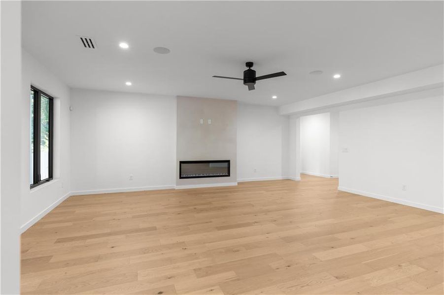 Spacious, unfurnished interior of a new home in , Atlanta (Image 104). Spacious, unfurnished interior of a new home in , Atlanta (Image 104).