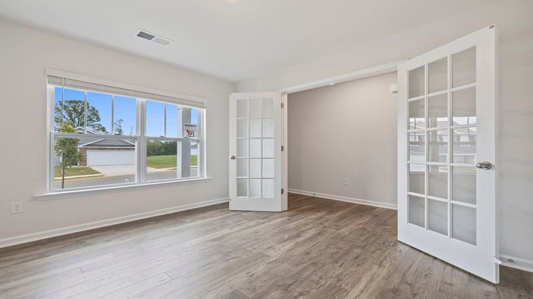 Spacious, unfurnished interior of a new home in Lakestone, Woodruff (Image 18).