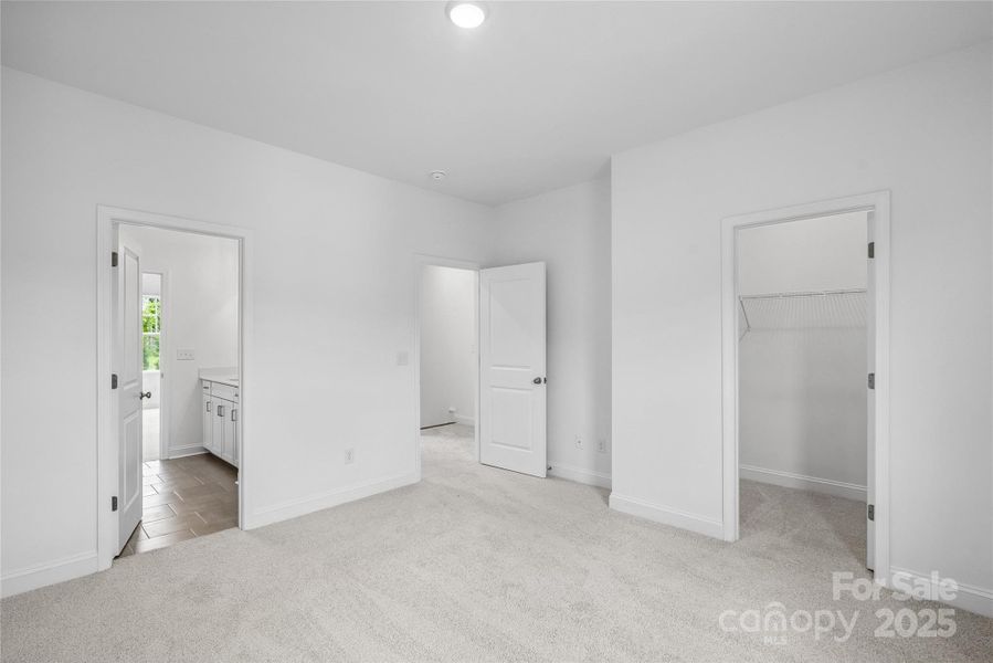Spacious, unfurnished interior of a new home in , Asheville (Image 25).