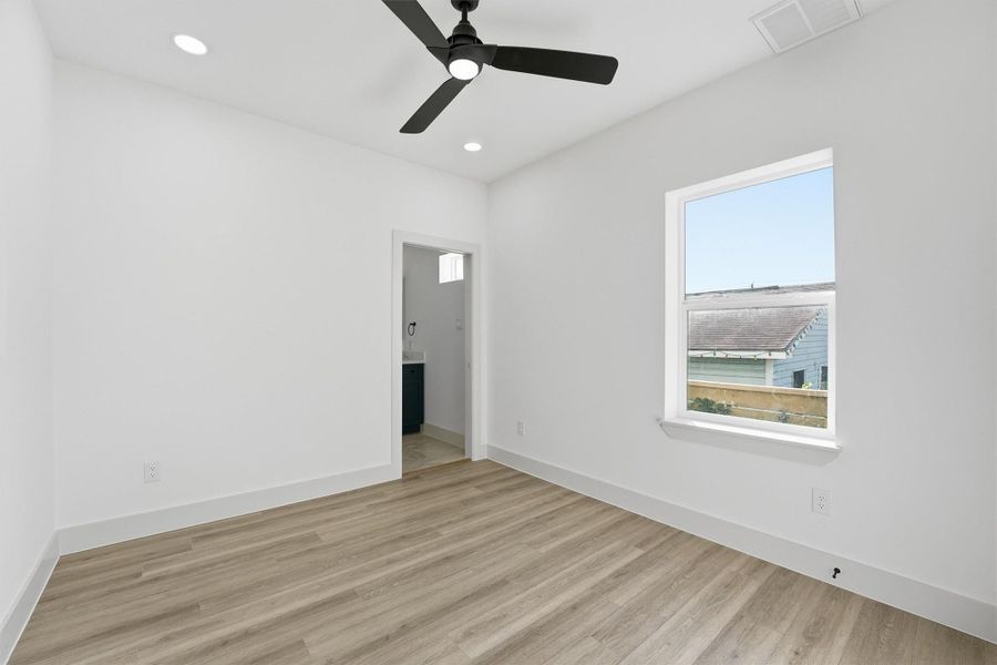 Spacious, unfurnished interior of a new home in , Houston (Image 21).