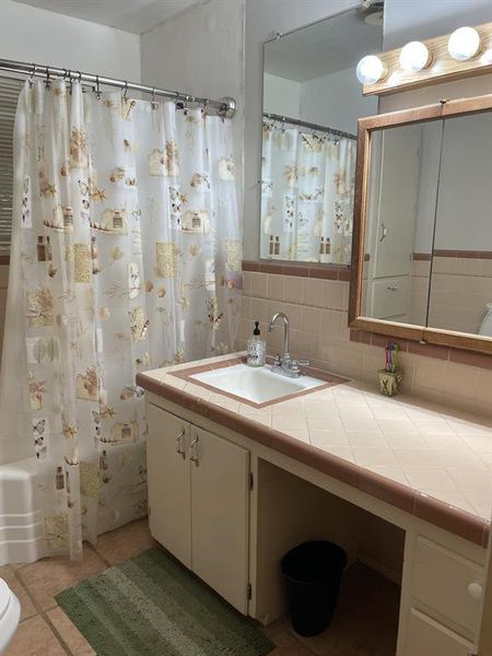 Furnished interior view inside a new home in , Bangs (Image 4).