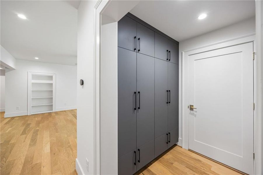 Spacious, unfurnished interior of a new home in , Atlanta (Image 29). Spacious, unfurnished interior of a new home in , Atlanta (Image 29).