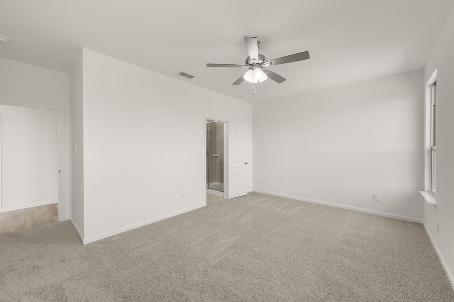 Spacious, unfurnished interior of a new home in Burgess Meadows, Cleburne (Image 18).