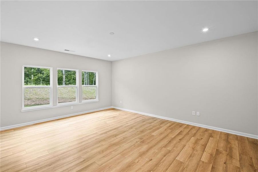 Spacious, unfurnished interior of a new home in Sage Woods, Dallas (Image 32).