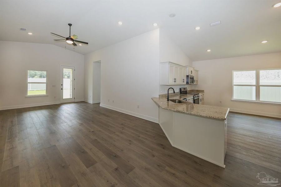 Image 27 of a home in Parkland Place.