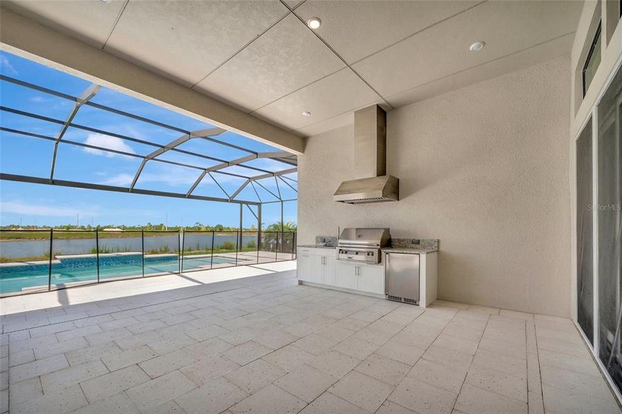 Exterior details and patio area of a home in Palmera Wellen Park – Executive Series, Venice (Image 4). Exterior details and patio area of a home in Palmera Wellen Park – Executive Series, Venice (Image 4).