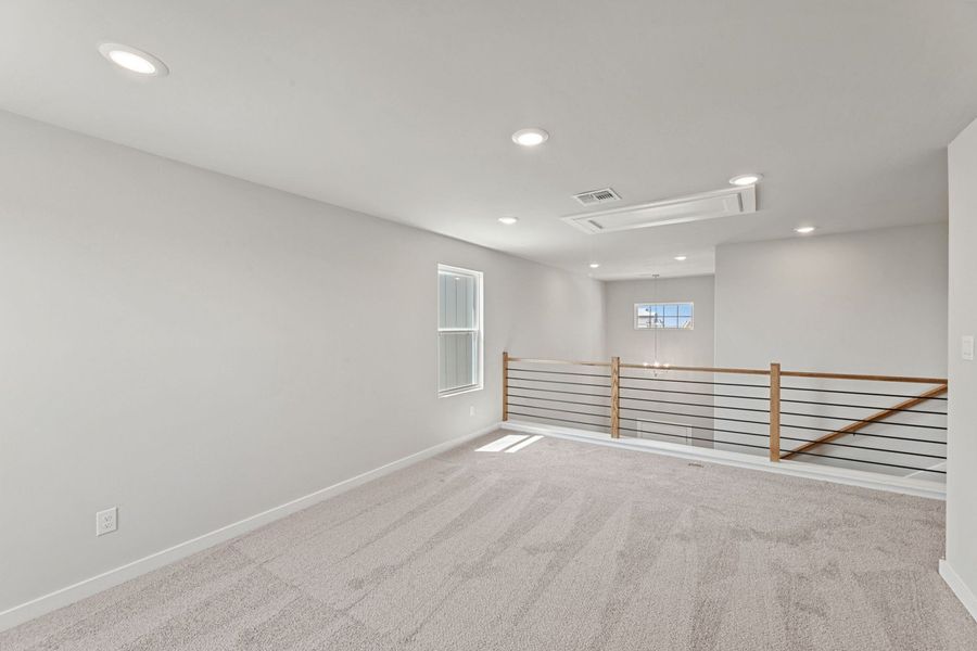 Spacious, unfurnished interior of a new home in Highland Ridge, New Braunfels (Image 27).